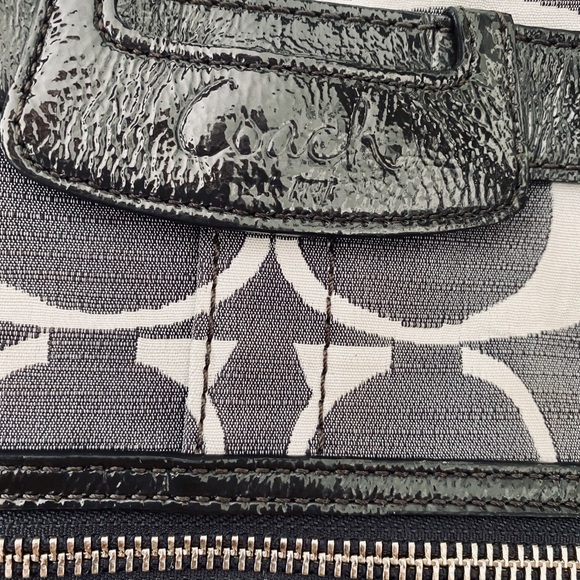 Coach Jacquard with Black Patent Leather Satchel - Picture 4 of 8